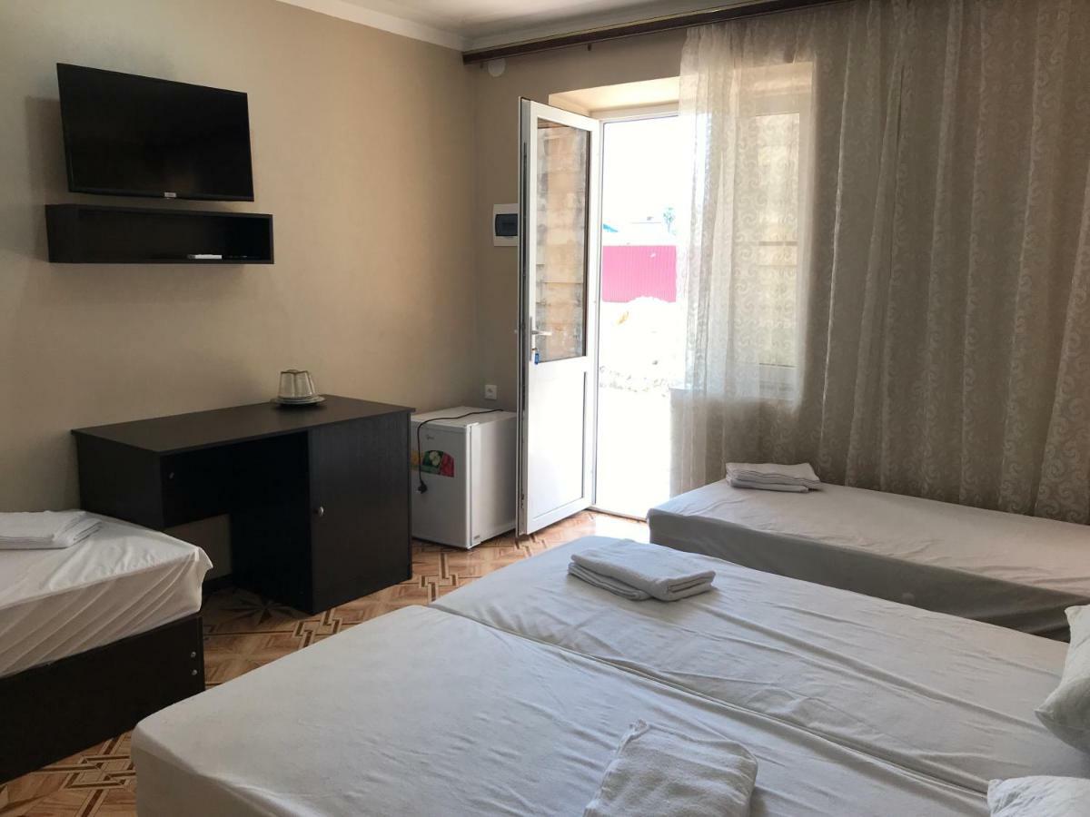 Ainar Hotel Gagra Exterior photo