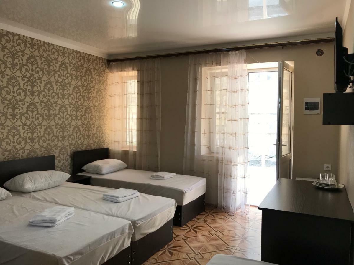 Ainar Hotel Gagra Exterior photo